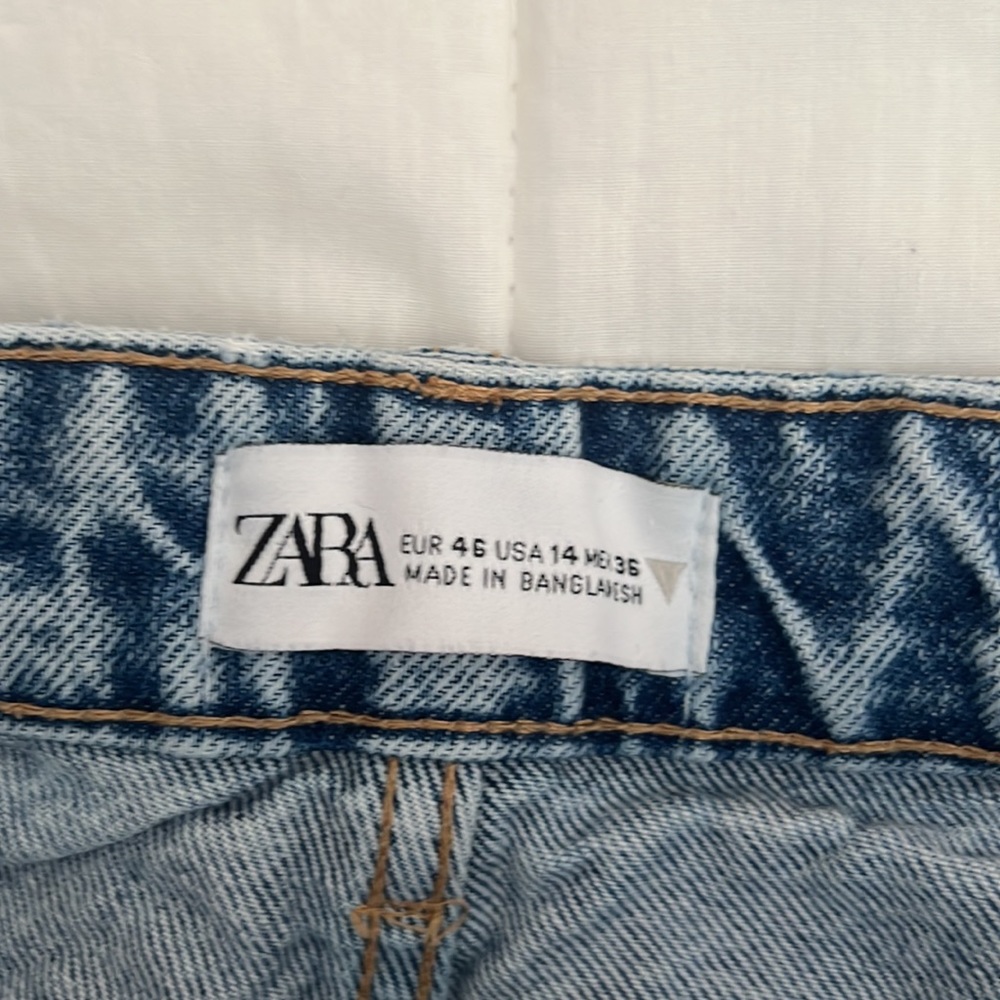 Zara mom Fit Jean Short in Acid Wash - Picture 7 of 13